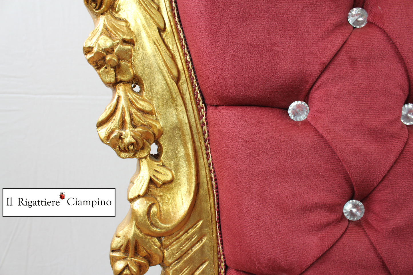 Trono in stile barocco in velluto rosso e foglia oro