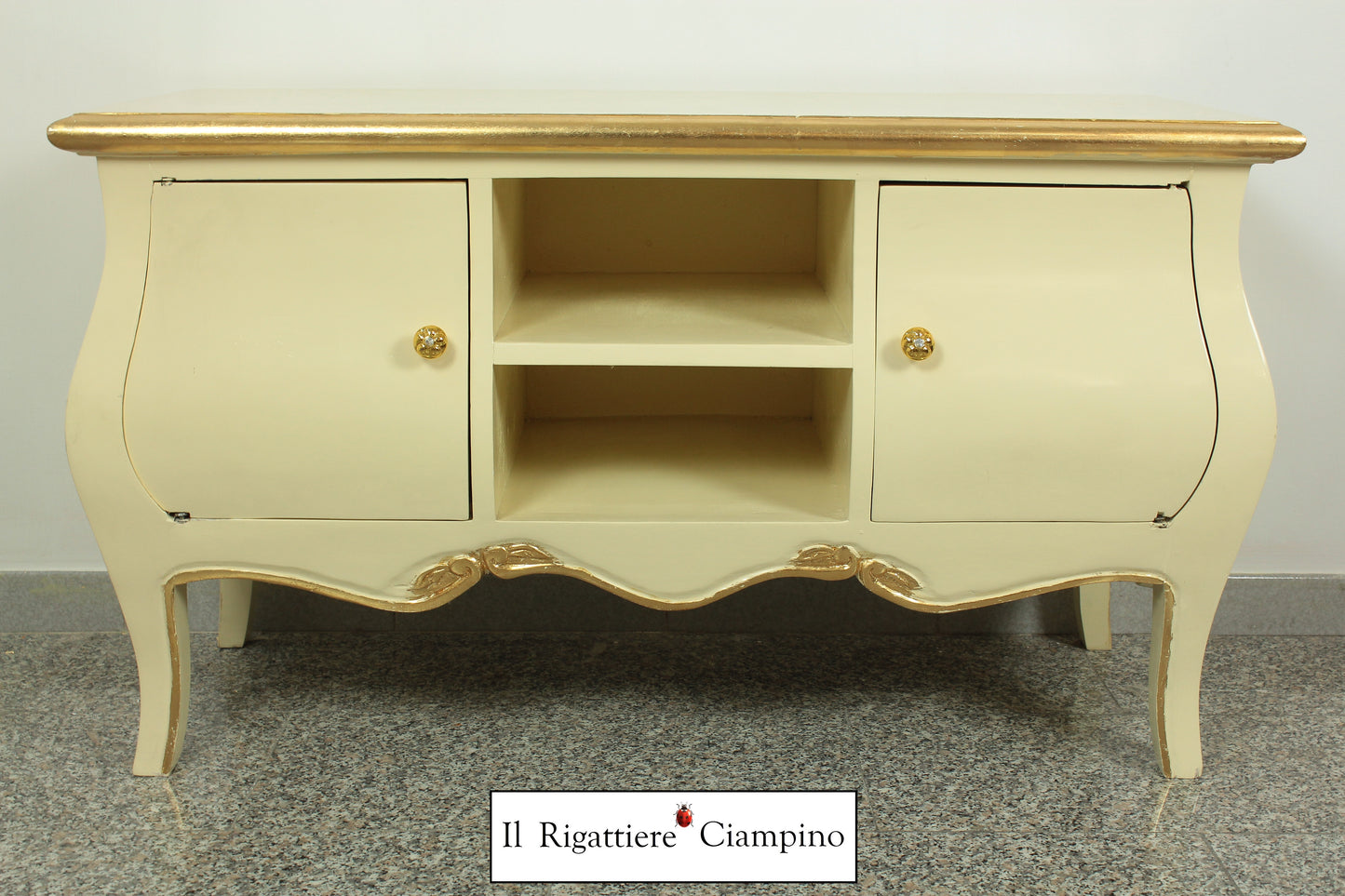 Mobile porta-Tv crema con rifiniture oro