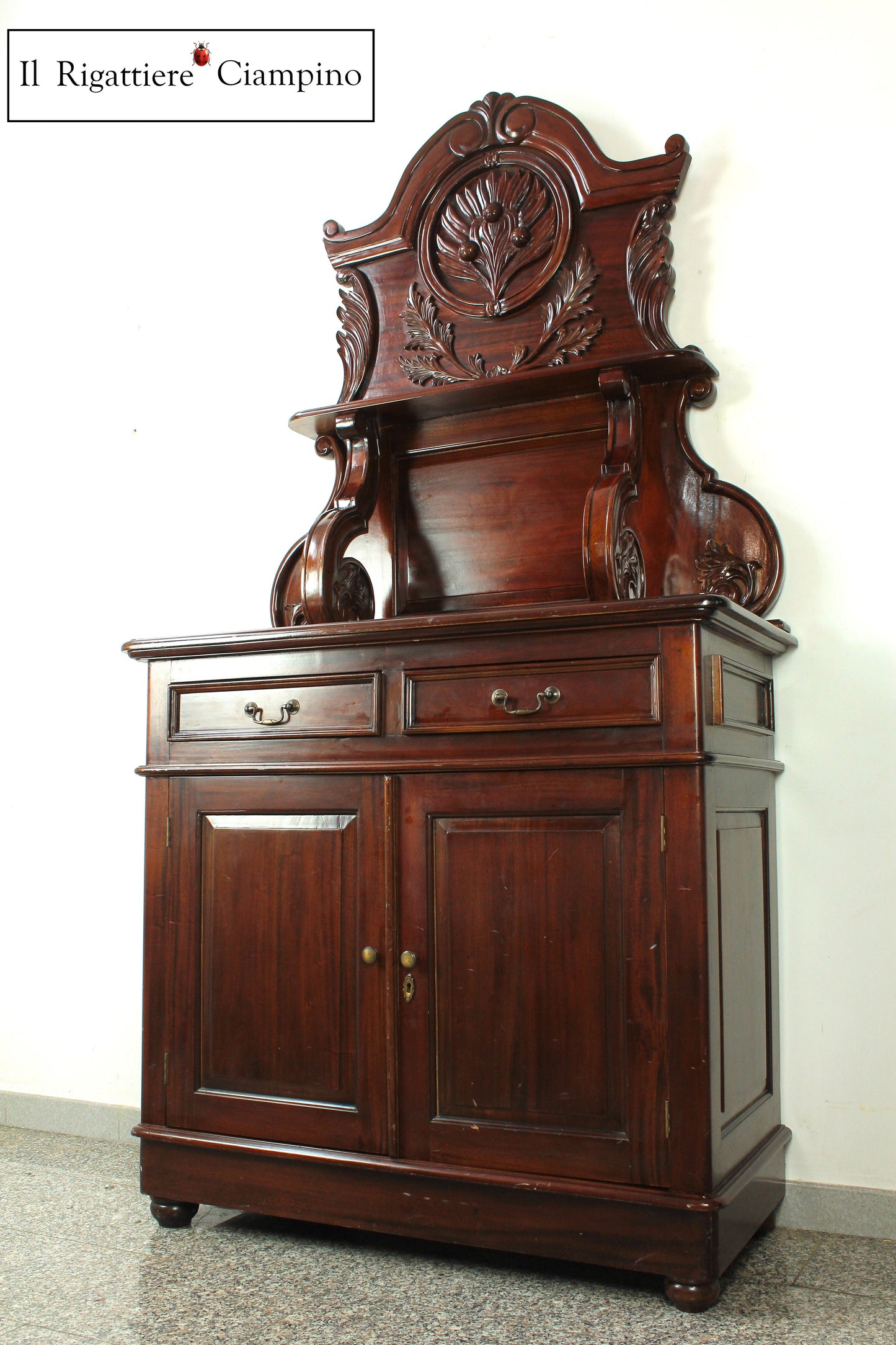 Credenza con Piattaia sagomata in mogano stile inglese