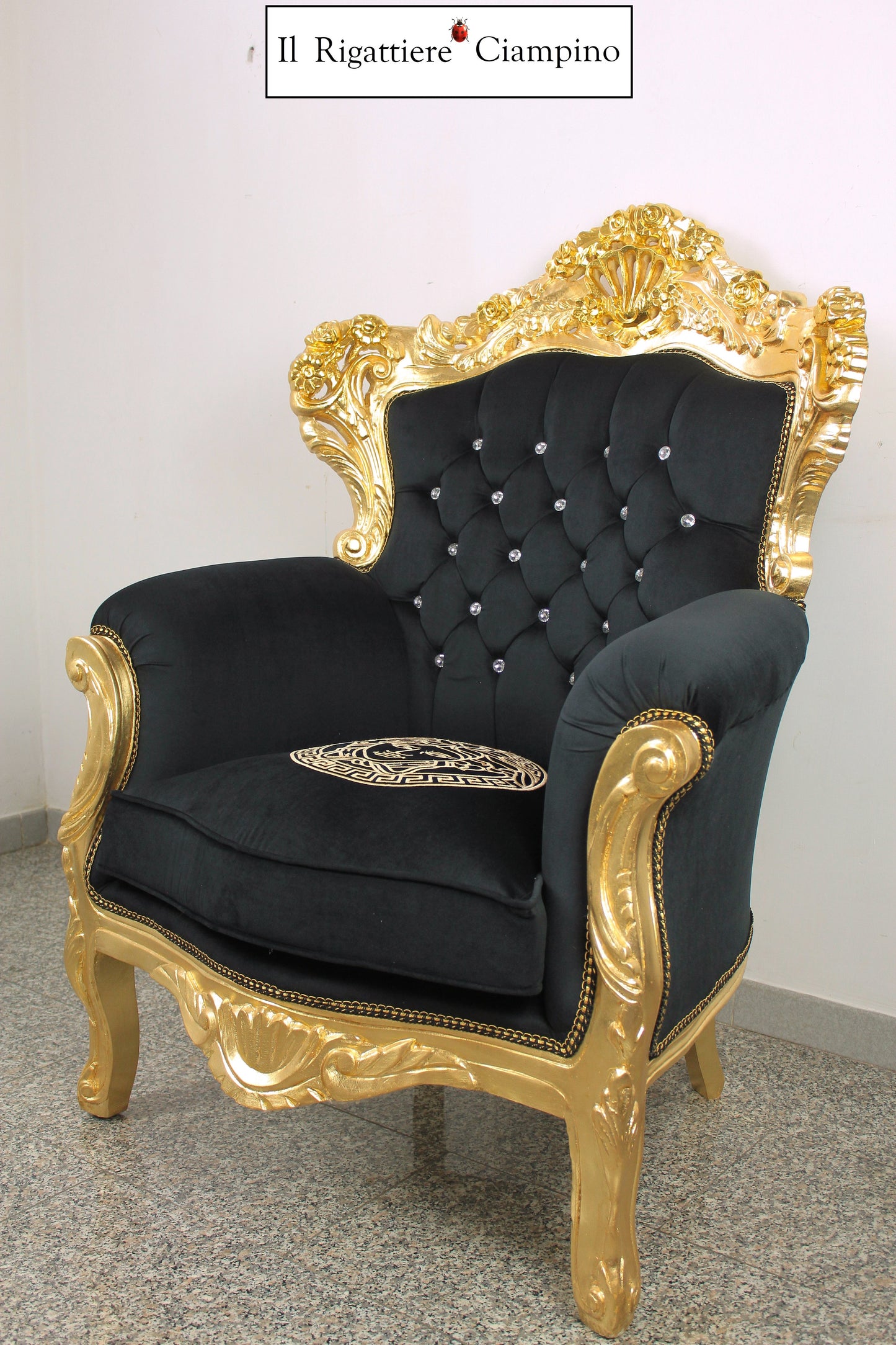 Salotto completo in stile Barocco Versace oro e velluto nero con Medusa