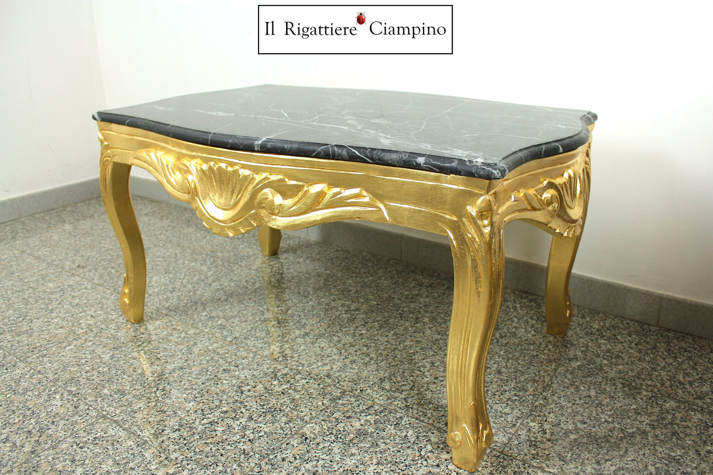 Salotto completo in stile Barocco Versace oro e velluto nero con Medusa