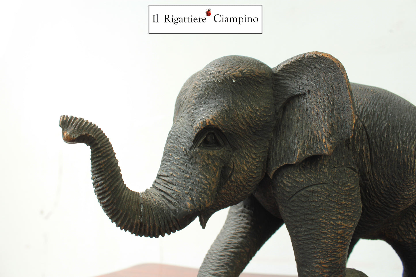 Statuina elefante portafortuna in legno