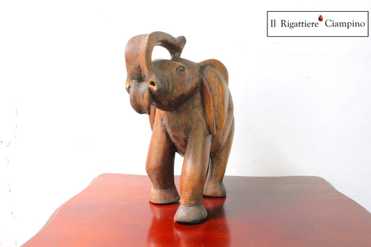 Statuina elefante portafortuna in legno chiaro