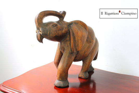 Statuina elefante portafortuna in legno chiaro