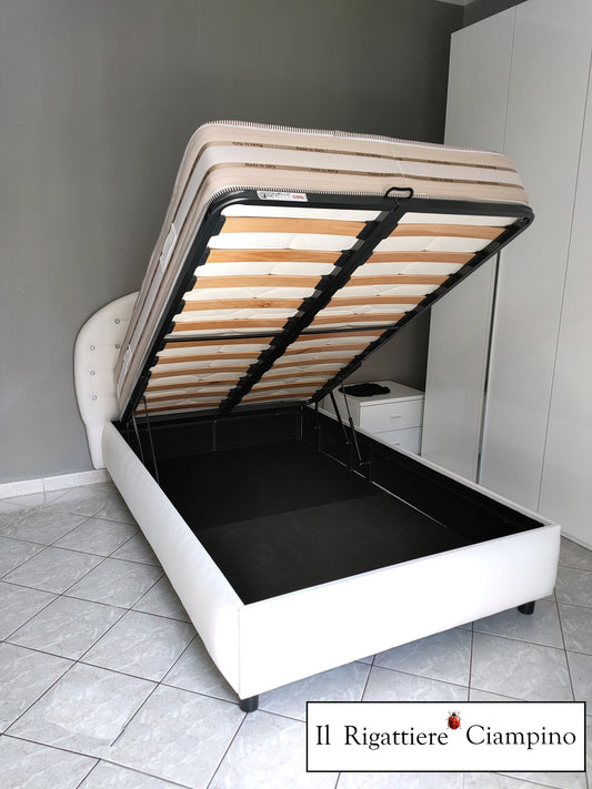 Letto matrimoniale Cuore imbottito in ecopelle bianca