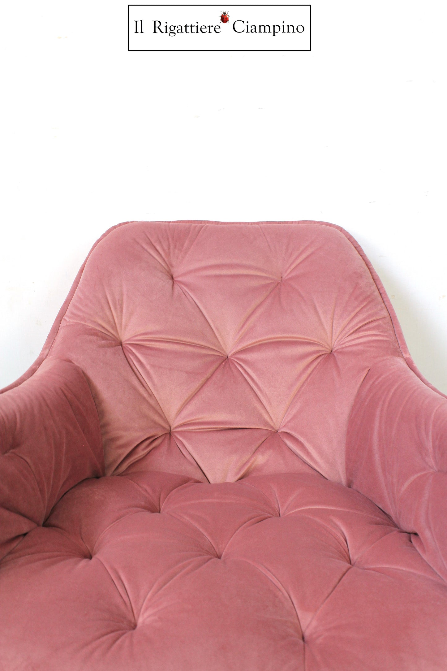Poltroncina girevole e idraulica in velluto rosa