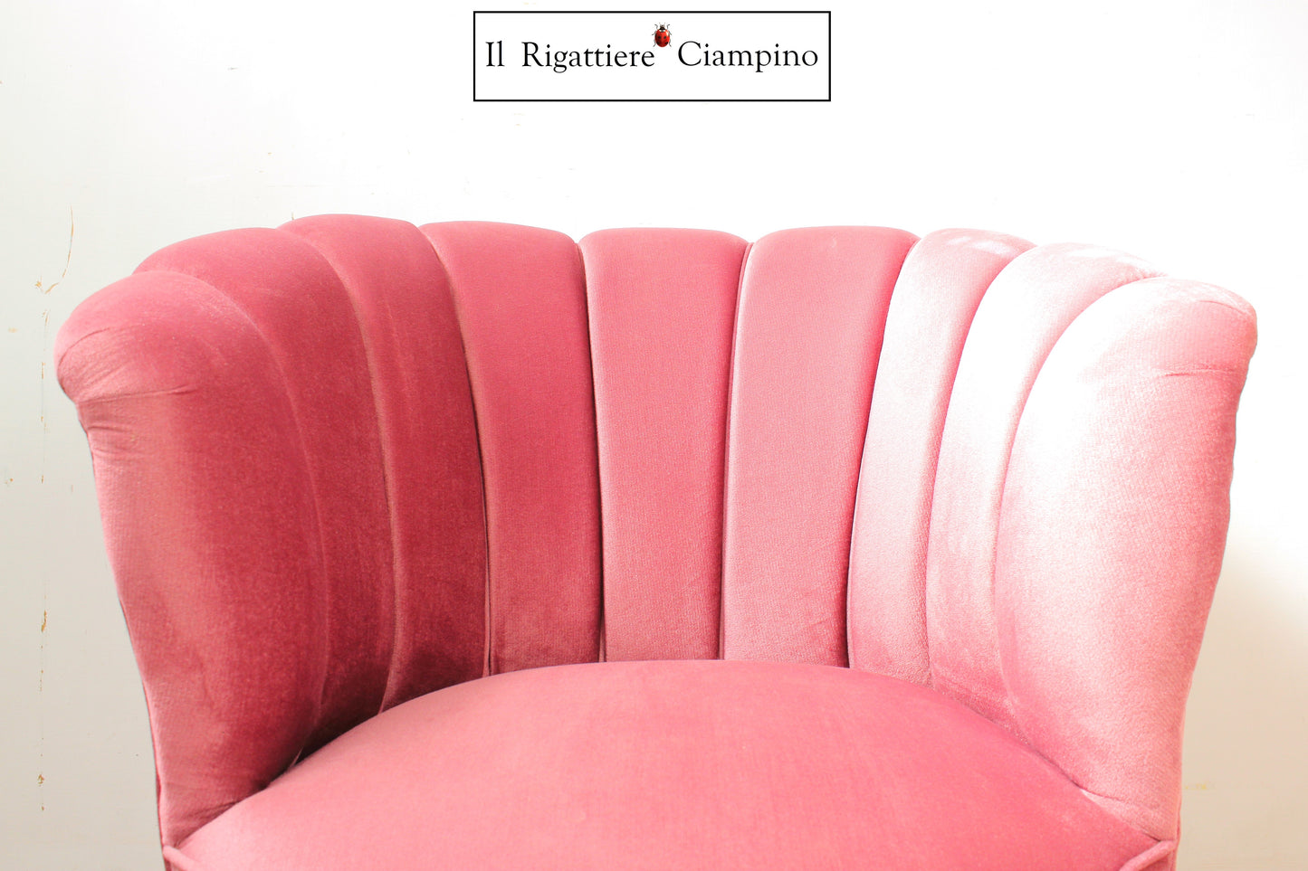 Poltrona Perla in velluto rosa