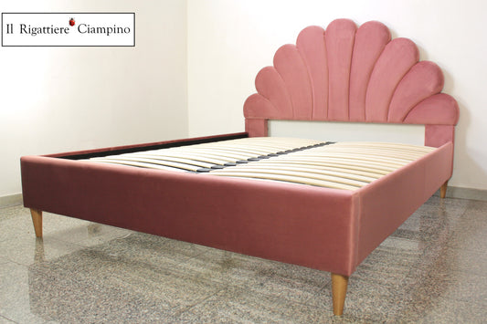 Letto matrimoniale modello Perla in velluto rosa