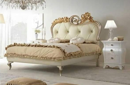 Letto matrimoniale in stile barocco in ecopelle avorio e foglia oro