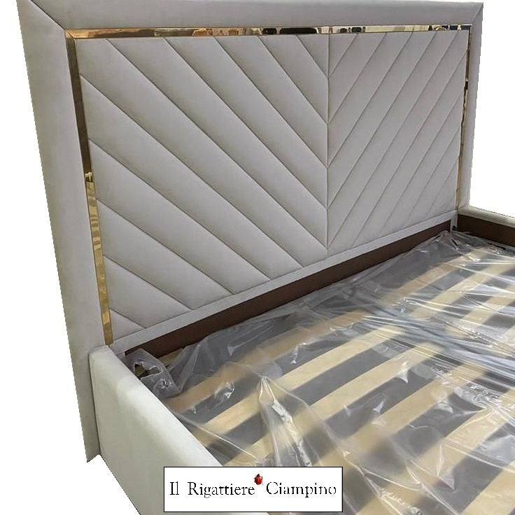 Letto matrimoniale con contenitore imbottito in velluto avorio