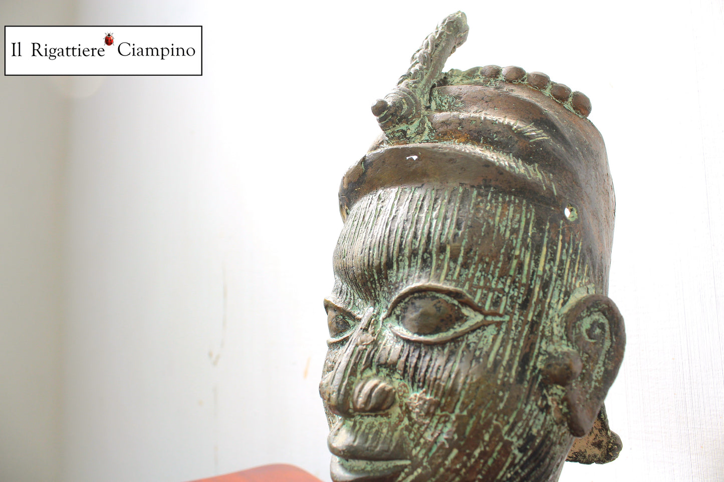 Statuina Testa sciamano in bronzo
