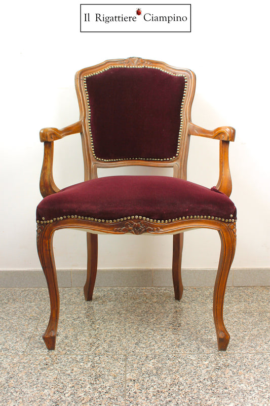 Poltroncina usata in legno massello con velluto rosso bordeaux