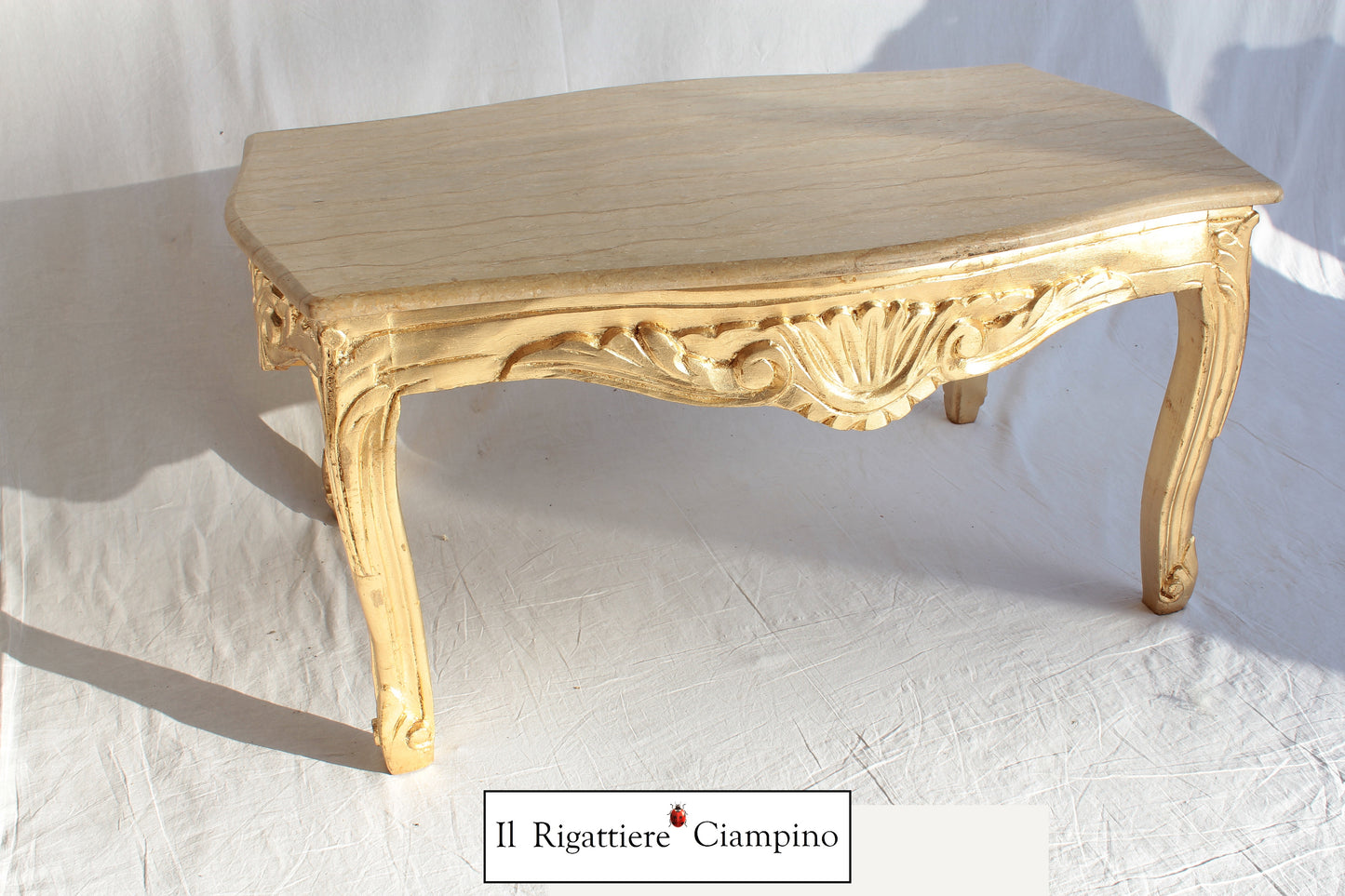 Set salotto in stile barocco, foglia oro e damasco dorato
