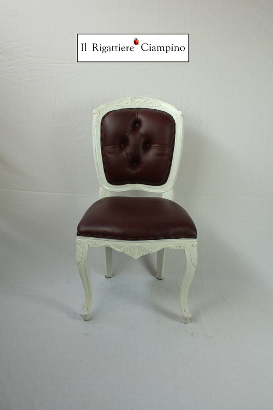 Sedia Susan in ecopelle bordeaux, legno massello laccato
