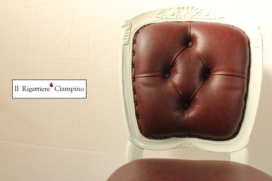 Sedia Susan in ecopelle bordeaux, legno massello laccato