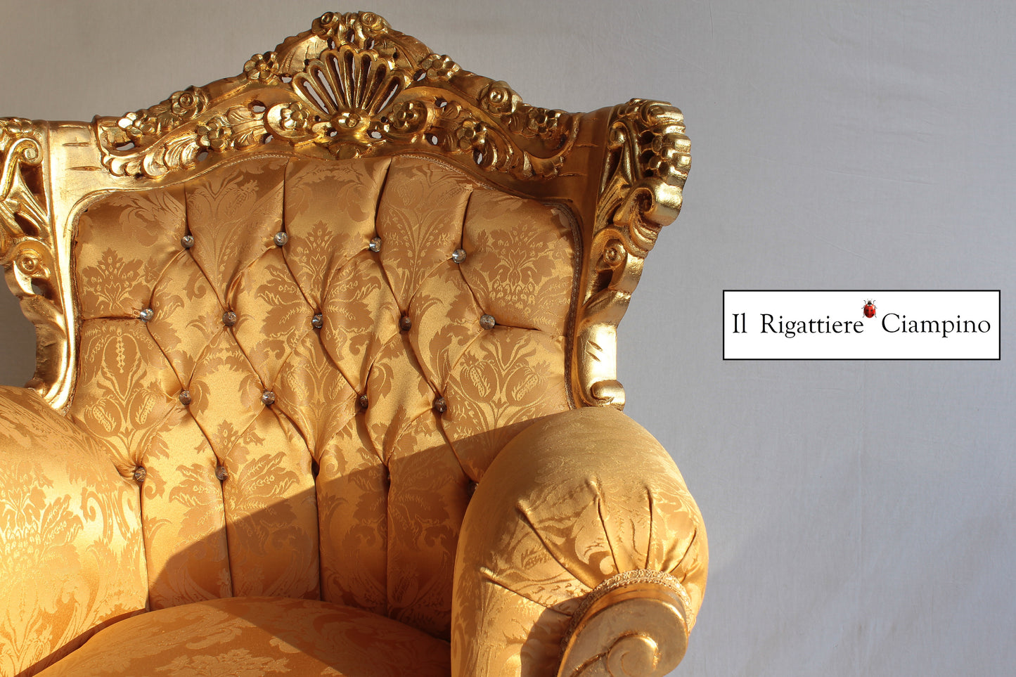 Set salotto in stile barocco, foglia oro e damasco dorato