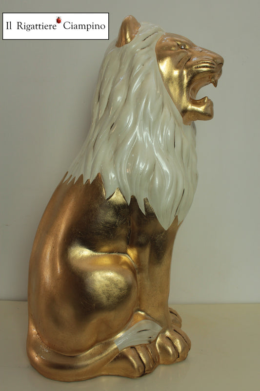Leone oro e avorio statua in ceramica
