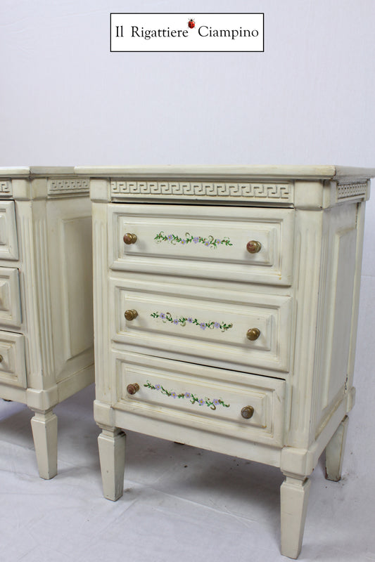 Coppia Comodini avorio in stile provenzale