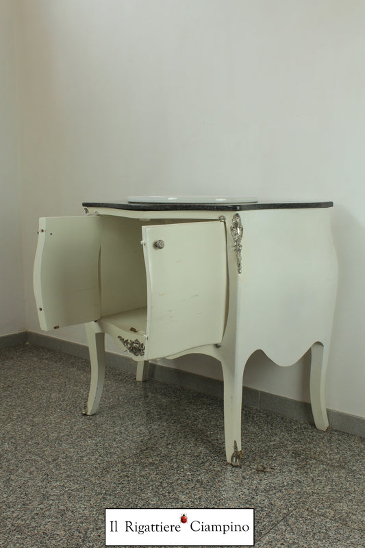 Mobile bagno bianco con lavandino