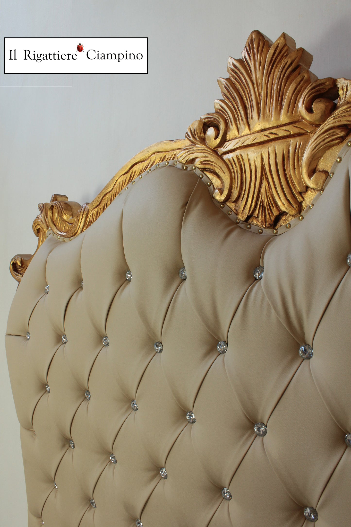 Letto Matrimoniale Vittoria, foglia oro ed ecopelle avorio