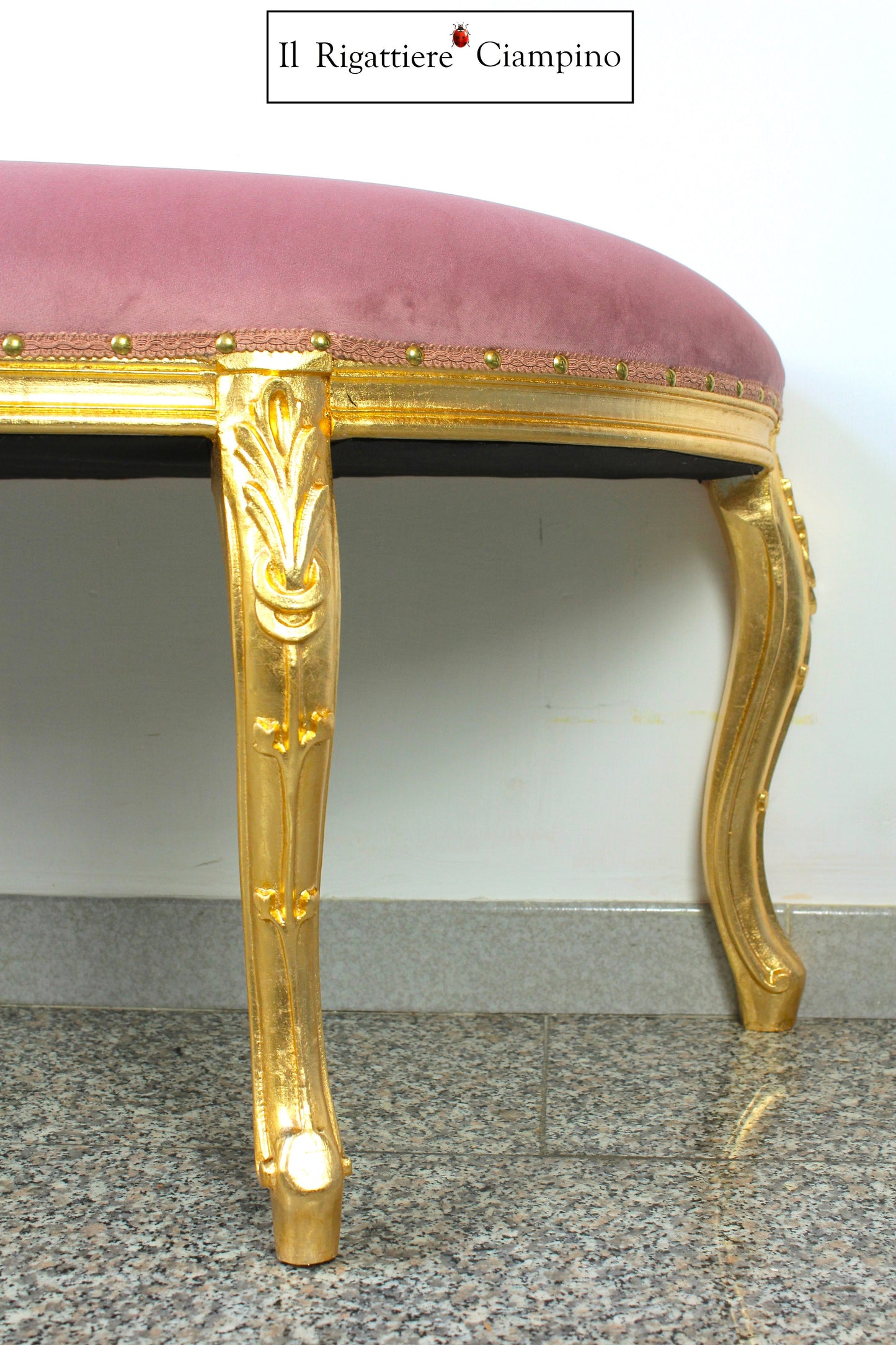 Panca scendiletto oro in velluto rosa