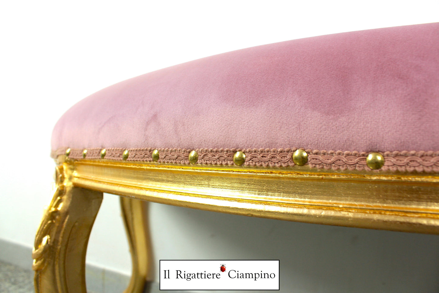 Panca scendiletto oro in velluto rosa