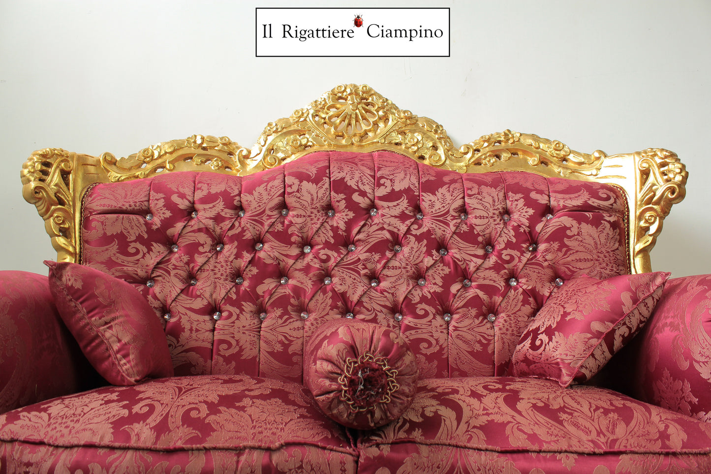 Set salotto in stile barocco, foglia oro e damasco bordeaux