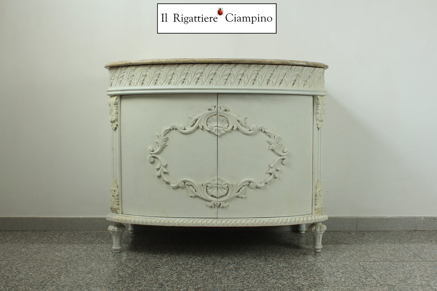 Mobile bagno con lavandino bianco e avorio