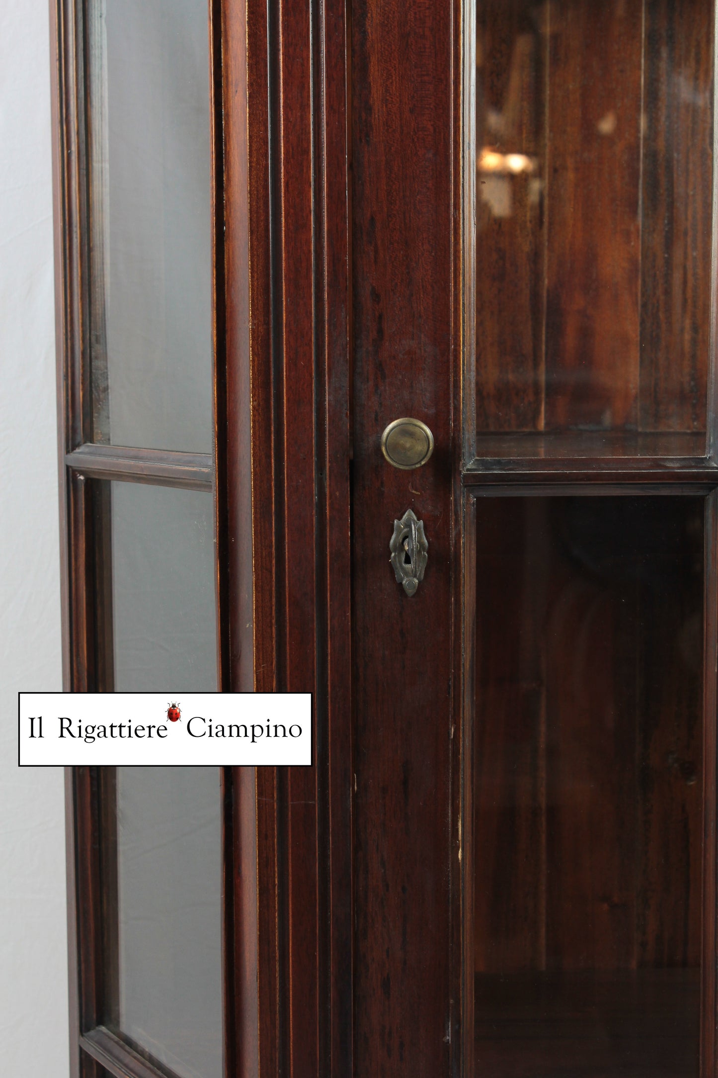 Vetrina Milena in stile inglese, legno mogano massello