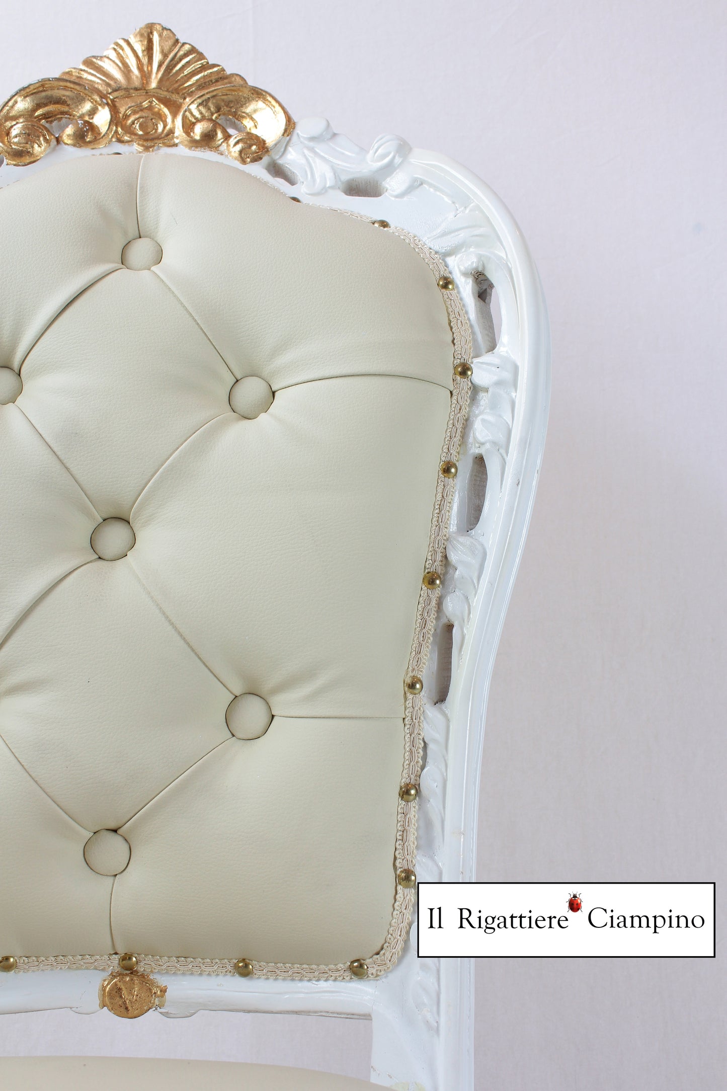 Sedia Natalia in stile barocco bianca con rifiniture oro