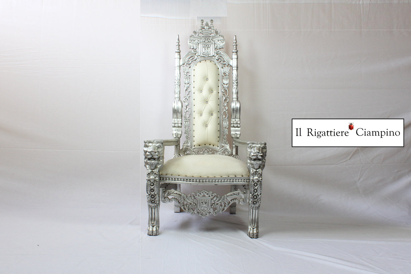 Trono Leone in stile barocco, foglia argento ed ecopelle bianca