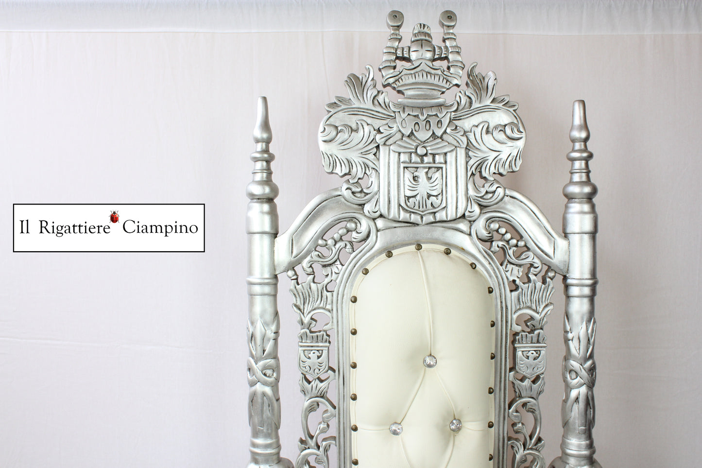 Trono Leone in stile barocco, foglia argento ed ecopelle bianca