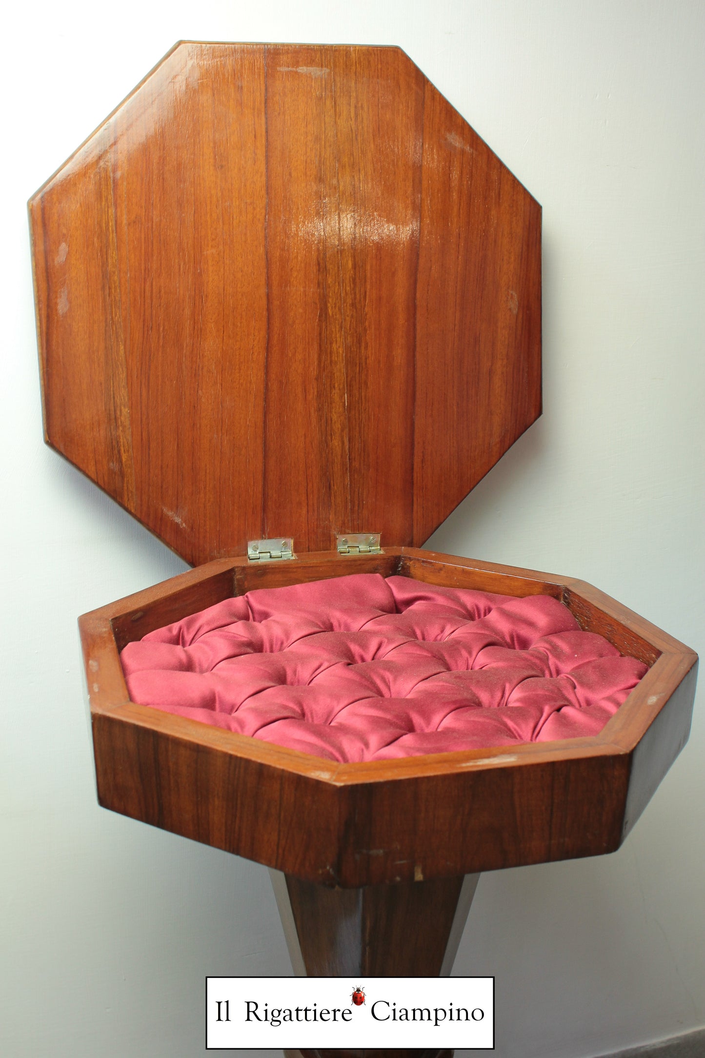 Tavolino porta-gioielli in legno massello