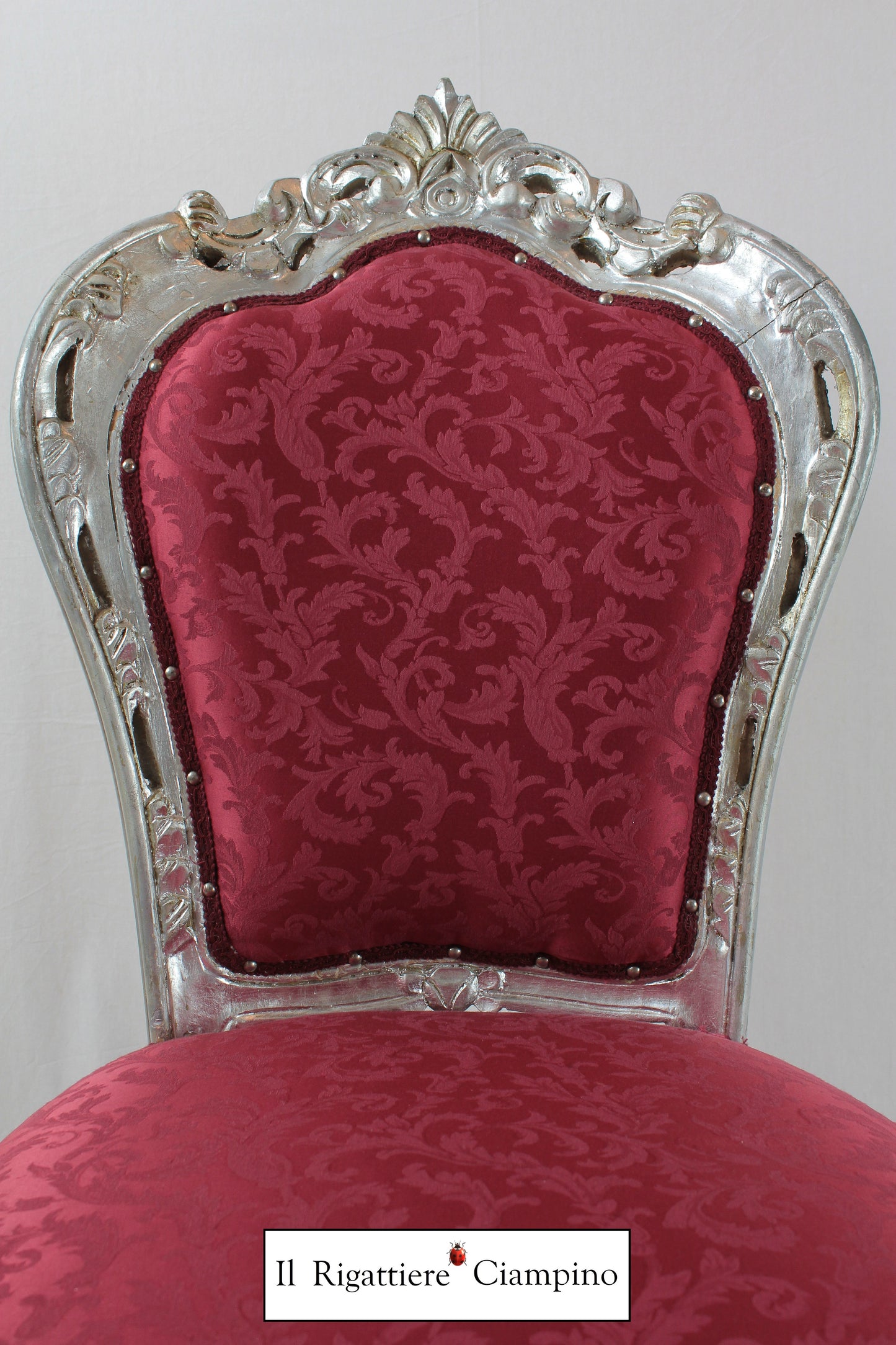 Sedia Giorgia in stile barocco, foglia argento e damasco bordeaux