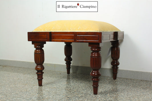 Sgabello in mogano con stoffa damasco ocra / avorio