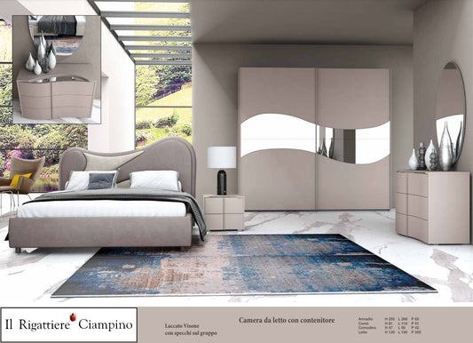 Camera da letto grigio visone laccato con specchi sul gruppo