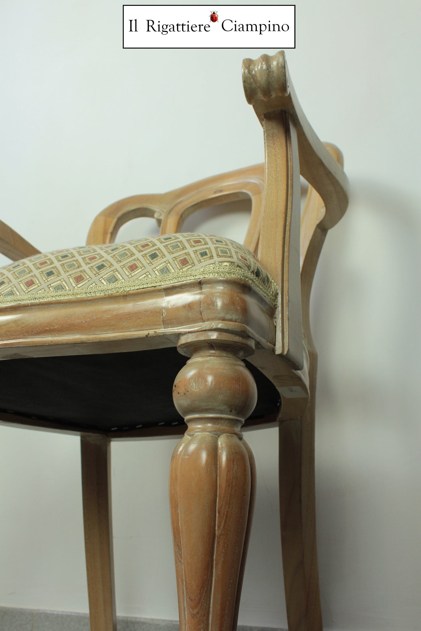 Sedia Trifoglio regale in legno di rovere