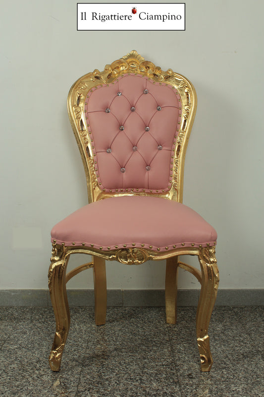 Sedia barocca artigianale in ecopelle rosa su foglia oro