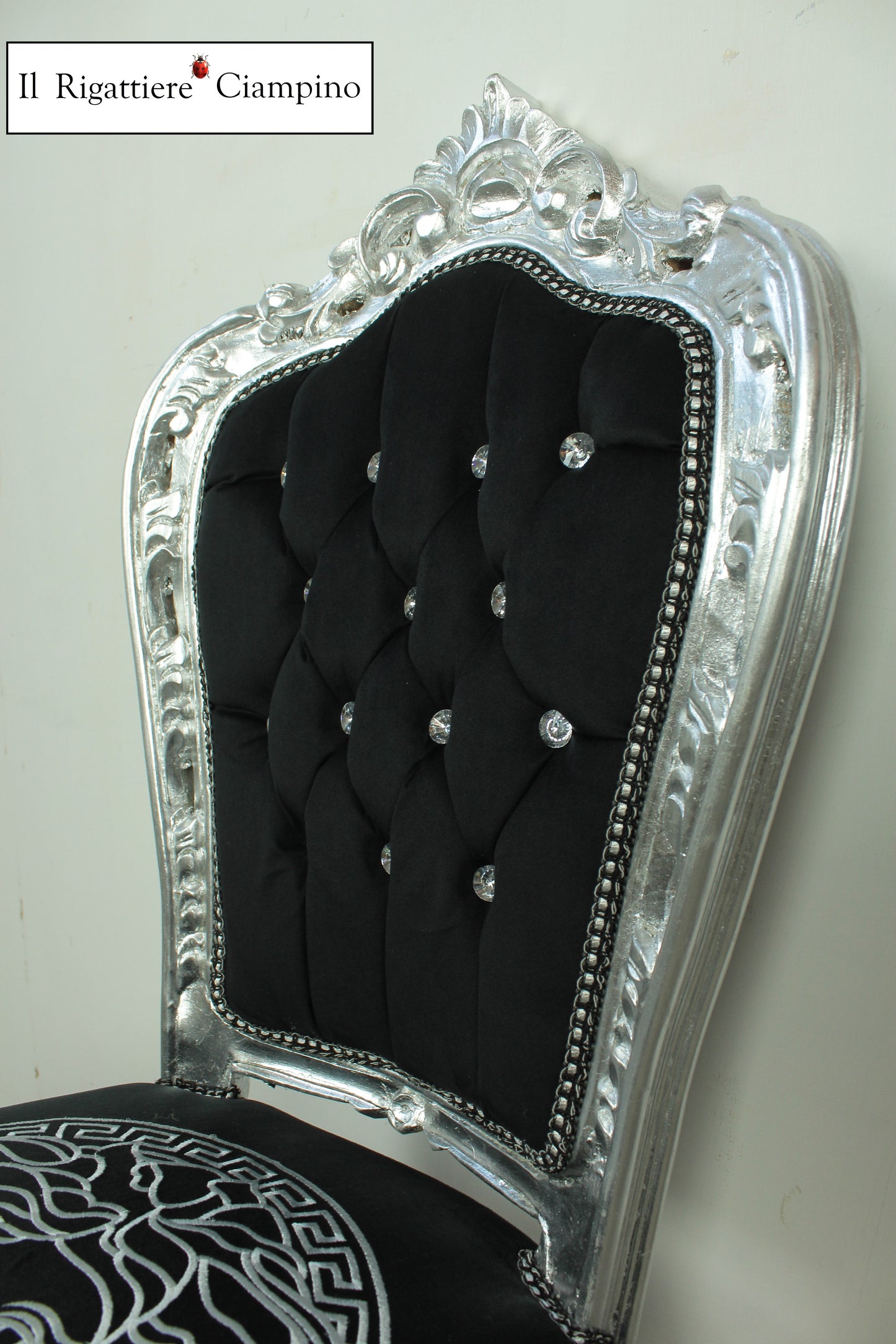Sedia barocca stile Versace argento in velluto nero