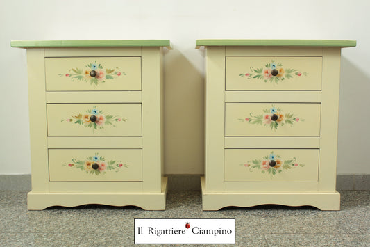 Coppia di comodini in stile Shabby Chic dipinti a mano